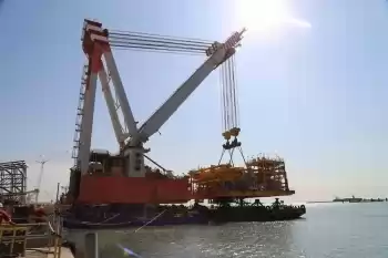 “Azerbaijan” crane vessel participates in works on “Absheron” project