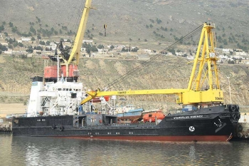 Капитально отремонтировано крановое судно «Атамоглан Каримов»
