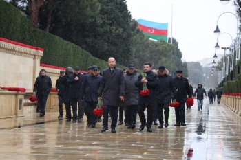 ASCO kollektivi Şəhidlər xiyabanını ziyarət edib
